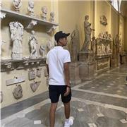 Profesor imparte clases de historia y de catalán